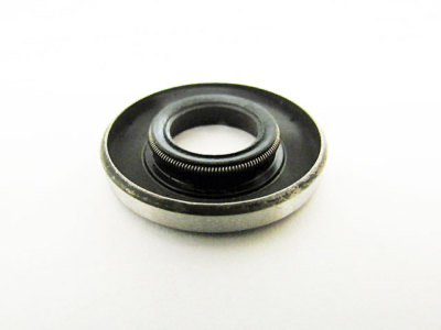 OMC Evinrude Johnson Oil Retainer