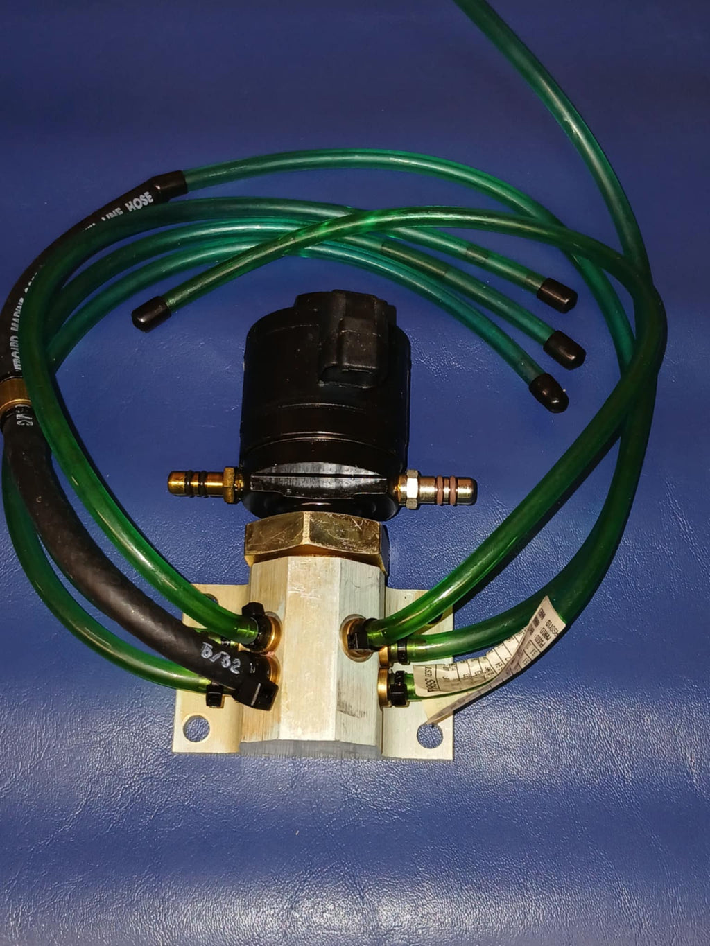 OMC Oil Injector & Manifold Evinrude Johnson 150hp 1997-1998