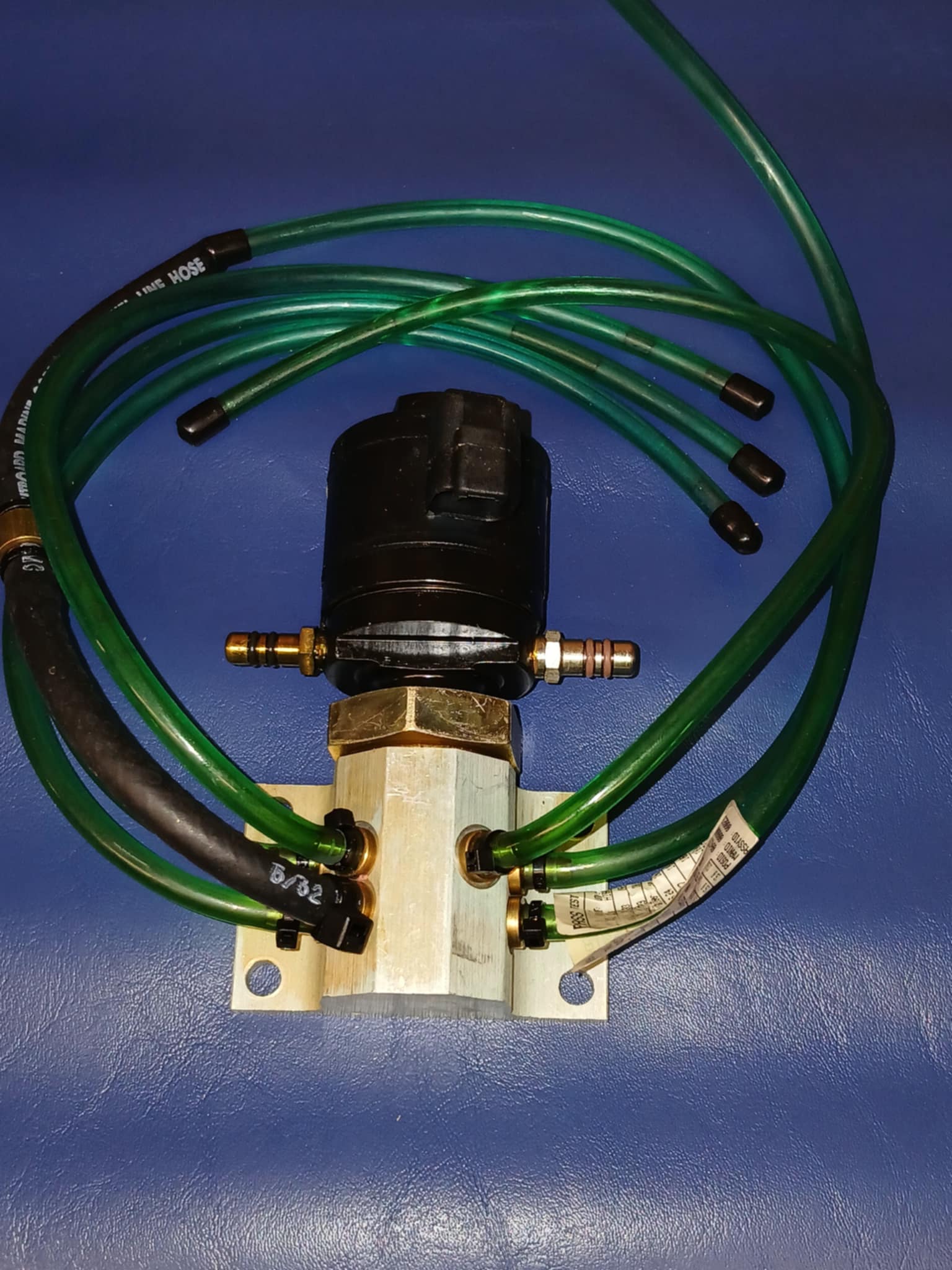 OMC Oil Injector & Manifold Evinrude Johnson 150hp 1997-1998